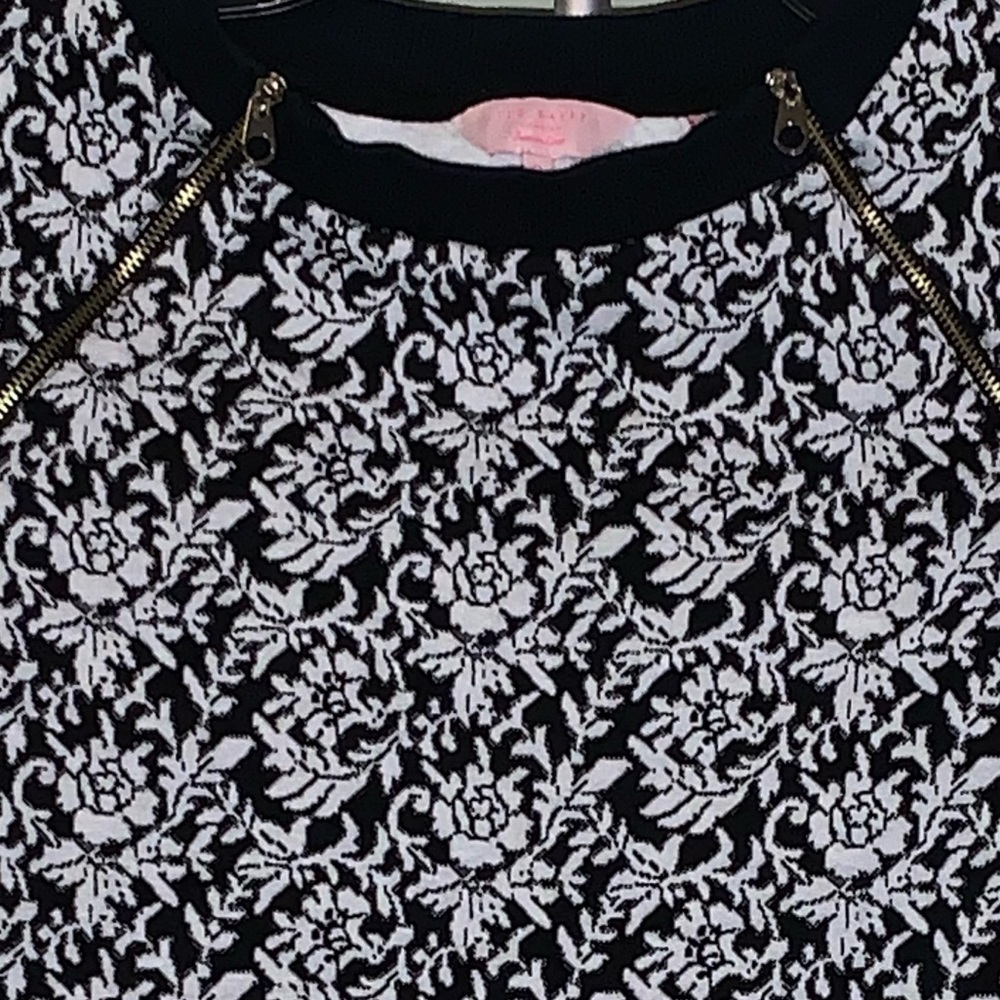 Ted Baker London Floral Crewneck Long Sleeves Zippered Detail Size 2 US 4-6